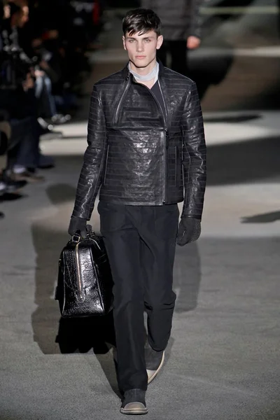 Look 4